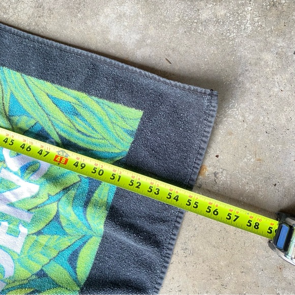 Busch Gardens, White Tiger, Blue Eyes.Towel 55x27 Vintage. Beach Towel. - Picture 7 of 8